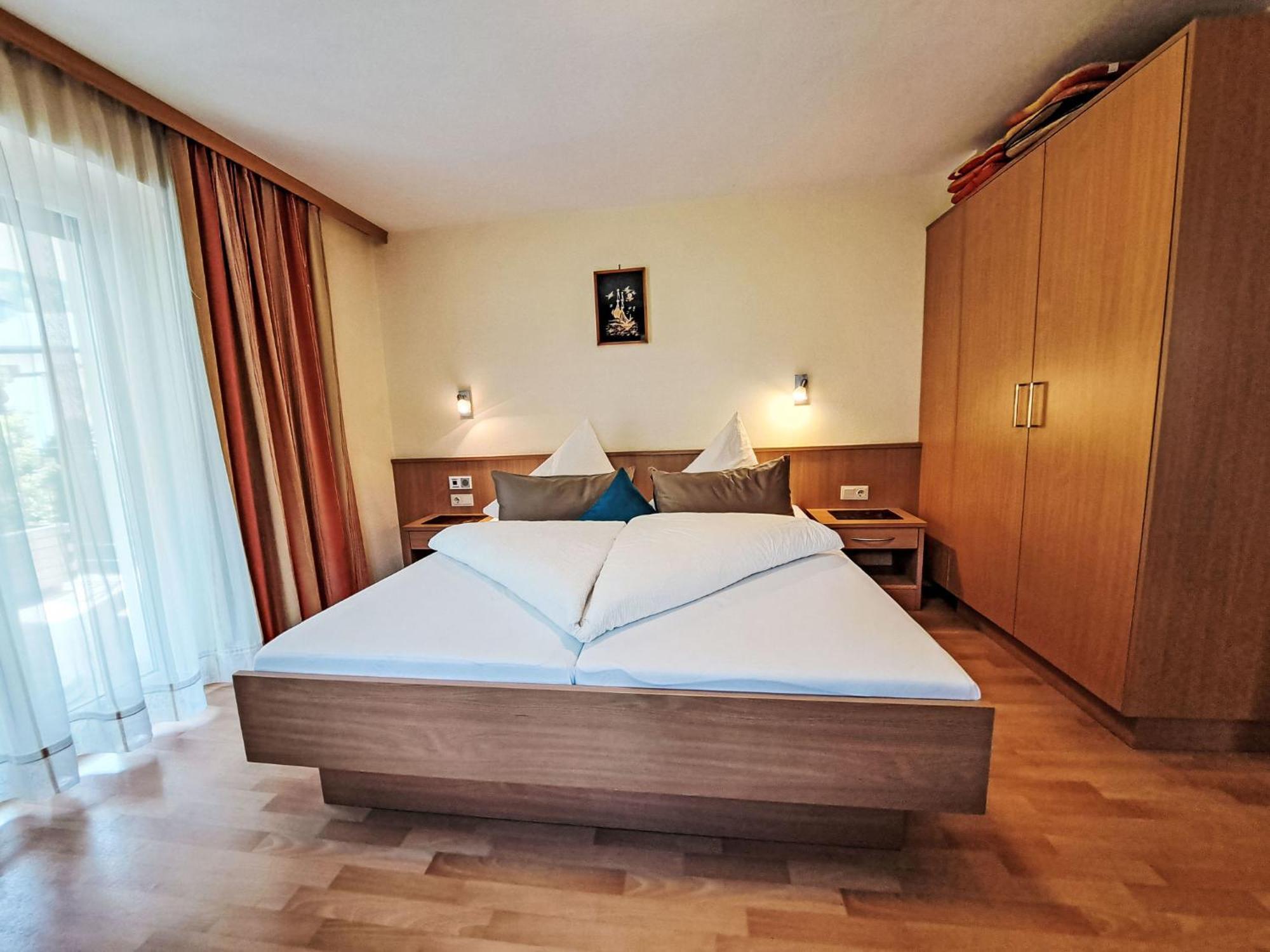 Apartment Rosa-3 By Interhome Mayrhofen